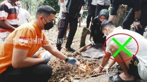 Penggalian-kuburan-janin-oleh-MRH-di-Kabupaten-Kotabaru-kalsel-Rabu-26072023.jpg
