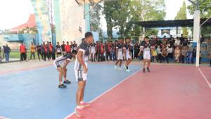 Penonton-memadatai-Lapangan-Pelajar-Barabai-menyaksikan-Pertandingan-Turnamen-Voli-1.jpg