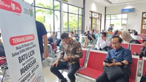 Penumpang-menunggu-penerbangan-di-Bandara-Bersujud.jpg