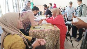 Penyaluran-dana-BLT-BBM-di-Aula-Kantor-Kecamatan-Martapura-kalsel-Kamis-03112022.jpg