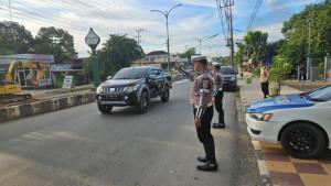Personel-Satlantas-Polres-Tabalong-saat-mengatur-lalu-lintas.jpg