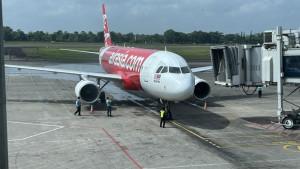 Pesawat-AirAsia-AK-441-yang-menjadi-armada-penerbangan-BanjarmasinKuala-Lumpur.jpg