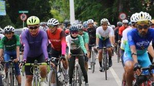Peserta-Tour-De-Loksado-saat-start-di-Kota-Kandangan-Hulu-Sungai-Selatan.jpg