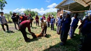 Peternak-Kambing-dI-Tanahlaut-Antusias-ikuti-praktik-penyembelihan-halal.jpg