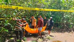 Polisi-dan-warga-evakuasi-korban-dengan-luka-tembak-di-kepal.jpg