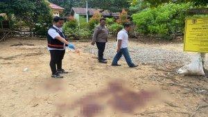 Polisi-melakukan-olah-TKP-tewasnya-Abah-Nateh-1.jpg