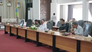 RAPAT-Bapemperda-DPRD-HSS-saat-rapat-bersama-denganS.jpg