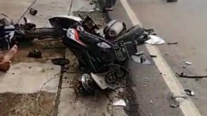RINGSEK-Sepeda-motor-yang-dikendarai-M-Raunal-Vanesty-ringsek-akibat-laka-lantas-Rabu-2910-2.jpg