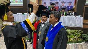 Rektor-ULM-kukuhkan-5-guru-besar1.jpg