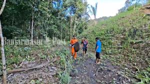 Relawan-gabungan-yang-melakukan-pencarian-terhadap-balita-berusia-25-tahun.jpg