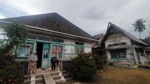 Rumah-Batu-di-Desa-Muara-Ninian-milik-seorang-saudagar-kaya-di-Balangan.jpg