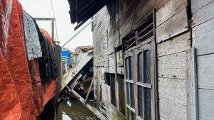 Rumah-di-Kelayan-A-Banjarmasin-ambruk.jpg