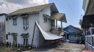 Rumah-nyaris-roboh-di-Jalan-Flamboyan-IV-Kelurahan-Sungai-Miai.jpg