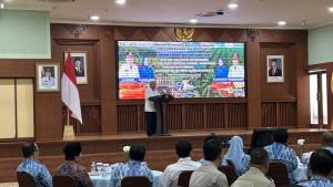SAMBUTAN-Gubernur-Kalsel-Muhidin-memberi-sambutan-saat-membuka-FGD-SD.jpg