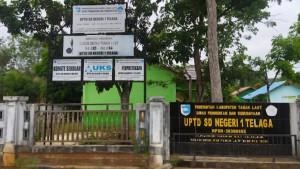 SDN-1-Telaga-terletak-di-tepi-jalan-poros-arah-ke-Pantai-Takisung.jpg