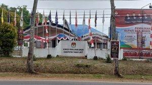 SEMARAK-Lingkungan-kantor-KPU-Tala-di-Jalan-A-Syairani-1.jpg