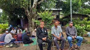 SUASANA-di-rumah-duka-ketua-DAD-kaslel-di-Desa-Pulausari-Rabu-179-pagi.jpg