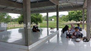 SUASANA-orangtua-santri-saat-menjenguk-sang-anak-ss.jpg