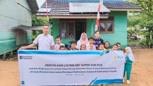 SUPERSUN-Staf-pengajar-dan-peserta-didik-Sekolah-S.jpg