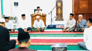 Sahrujani-salat-subuh-di-sungai-pandan.jpg