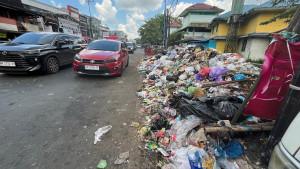Sampah-masih-menggunung-di-Veteran-Banjarmasin.jpg