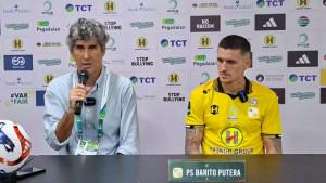 Sampaikan-keterangan-Coach-Teco-dan-Jaime-Moreno-saat-konferensi-pers.jpg