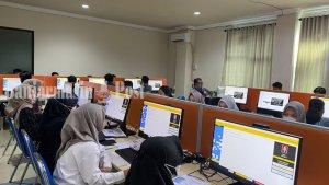 Sebanyak-20-peserta-tampak-serius-mengikuti-Ujian-Tulis-Berbasis.jpg