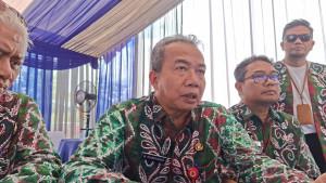 Sekda-kalsel-HM-Syarifuddin-di-sela-acaramembuka-Jambore-Pokdarwis-Kalsel-2025.jpg