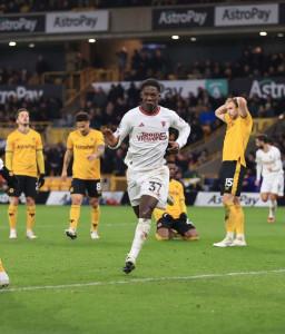 Selebrasi-tenang-pemain-Manchester-United-Kobbie-Mainoo-usai-mencetak-gol.jpg