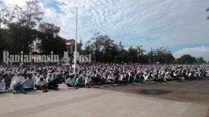 Shalat-Idul-Fitri-di-Lapangan-Murjani-Banjarbaru-Rabu-2019.jpg