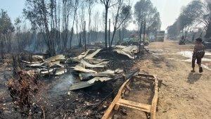Sisa-puing-rumah-warga-yang-hangus-terbakar-Karhutla-di-Liang-Anggang-Banjarbaru-Kalsel.jpg
