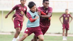 Skuad-Laskar-Antasari-lakukan-latihan-di-Stadion-17-Mei-Banjarmasin2.jpg