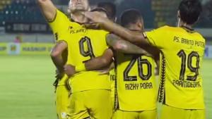 Skuad-Laskar-Antasari-saat-menajamu-Persipal-FC-di-Stadion-Demang-Lehman4.jpg