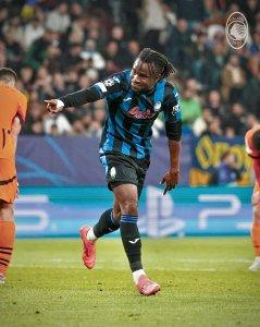 Striker-Atalanta-Ademola-Lookman-disamakan-dengan-Sadio-Mane-dari-Liverpool.jpg