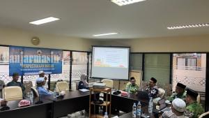 Suasana-pemaparan-materi-terkait-optimalisasi-perpustakaan-masjid-oleh-PW-DMI-kALSEL.jpg
