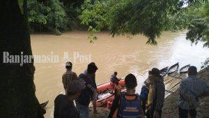 Suasana-pencarian-Irwansyah-alias-Bambang-yang-diduga-Tenggelam-di-Sungai-Pengaron-Banjar1.jpg