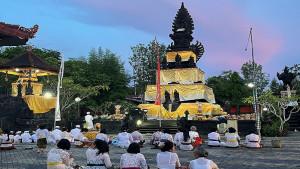 Suasana-perayaan-Hari-Raya-Galungan-di-Pura-Agung-Jagat-Natha.jpg