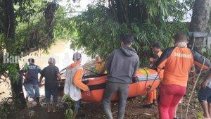 Suasana-tim-SAR-Gabungan-melakukan-pencarian-kepada-Irwansyahwwww.jpg