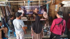 Suasana-tim-lakukan-penertiban-alat-ukur-di-Pasar-Pengaron-Kabupaten-Banjar.jpg