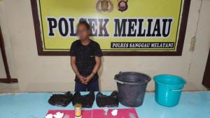 Tersangka-kasus-narkoba-bersama-barang-bukti-diamankan-Polisi.jpg