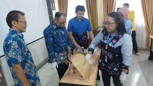 Tim-PKM-FKIK-ULM-saat-memberikan-pelatihan-1.jpg