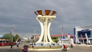 Tugu-ikon-Kabupaten-Tapin.jpg