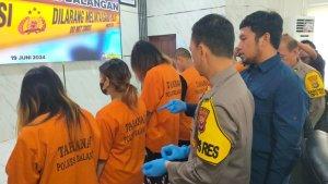 Tujuh-pelaku-prostitusi-online-yang-diamankan-Polres-Balangan.jpg