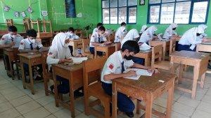 Ujian-Sekolah-di-SMP-Negeri-5-Banjarmasin.jpg
