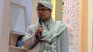 Ustadz-Ahmad-Yusri-Hariri-pimpinan-Majelis-Al-Yusro-Tanahbumbu.jpg