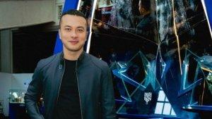 Viral-Nicholas-Saputra-Live-Instagram-Tapi-Diam-Video-Ditonton-10-Ribu-Orang.jpg