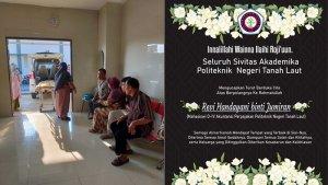 WADIR-I-Politala-Nuryati-saat-berada-di-kamar-mayat-RSHB-Pelaihari.jpg