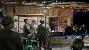 WARUNG-REMANG-REMANG-Ilustrasi-warung-remang-r11.jpg