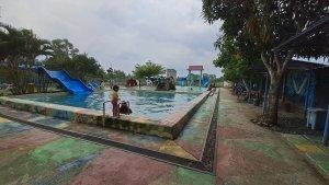 Wahana-Bermain-Air-Zoo-Water-Park-di-Desa-Pindahan-Baru-Batola.jpg