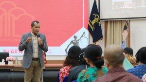 Wakil-Menteri-HAM-Republik-Indonesia-Prof-Dr-Edward-Omar-Sharif-Hiariej.jpg